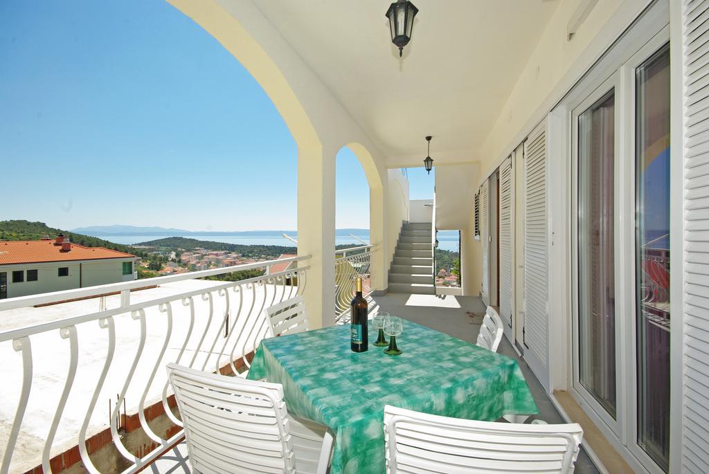 Apartments Senka Макарска Екстериор снимка