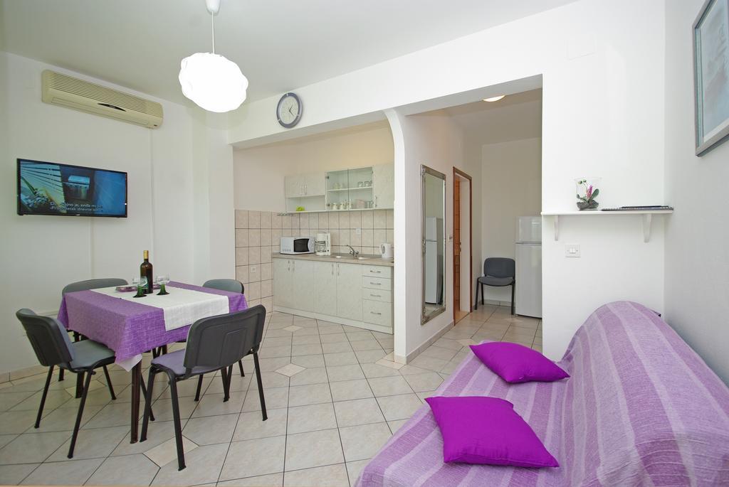 Apartments Senka Макарска Екстериор снимка