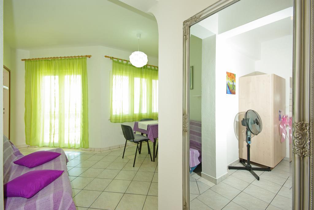 Apartments Senka Макарска Екстериор снимка